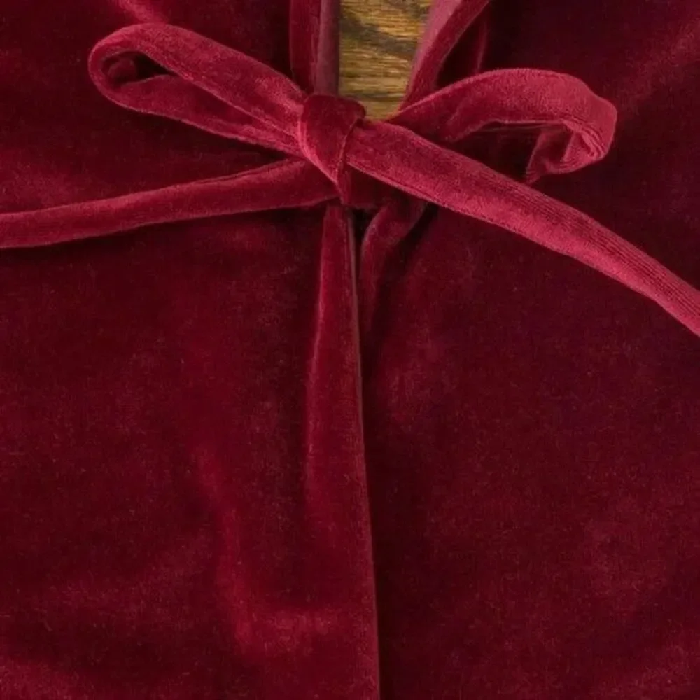 Embroidered Velvet Christmas Tree Skirt 60